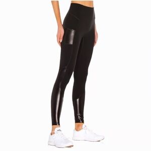 NWT SPANX Every Wear Active Gloss Pocket Leggings Large Shape wear